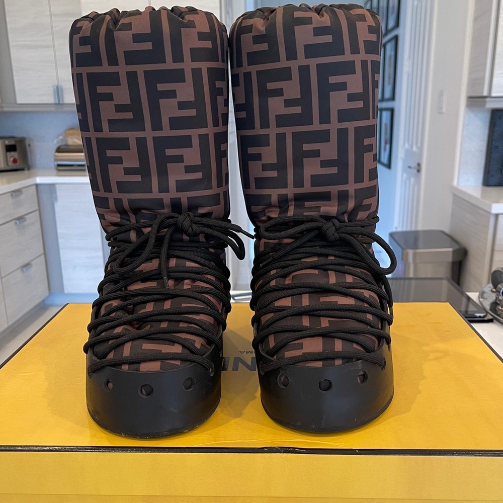 Fendi moon boots